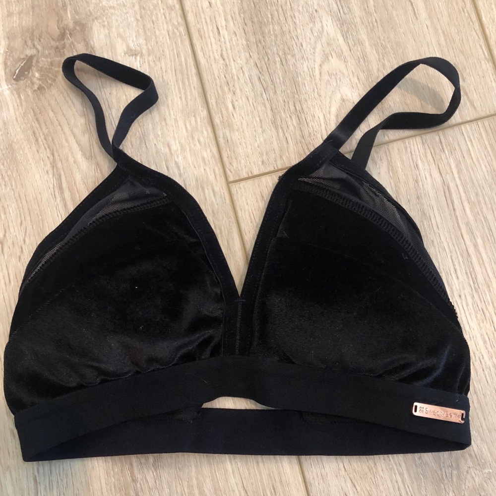 Sweaty Betty black velvet sport bra’lette